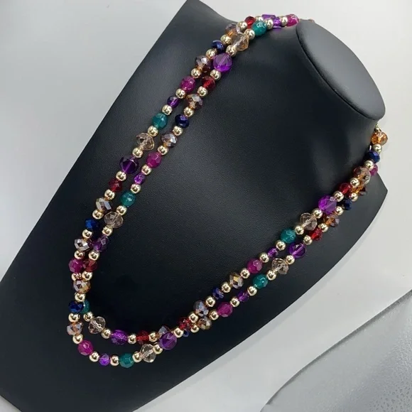 Beautiful colorful iridescent jewel tone beaded necklace and clip on earrings - Picture 4 of 14